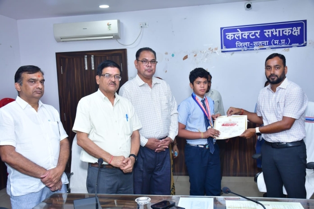 PSY Meritorious honor Satna Collectorate